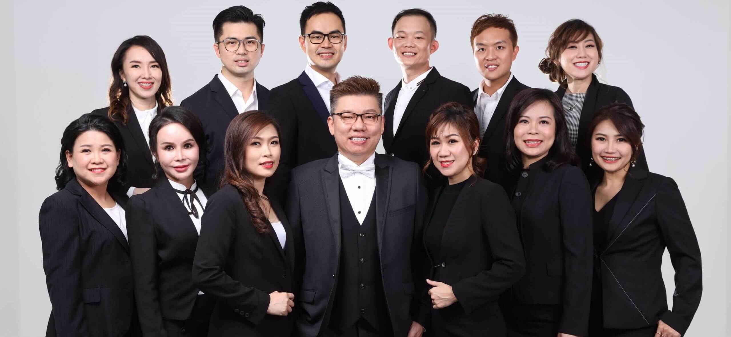 New_Group_Photo-scaled-resized (1)